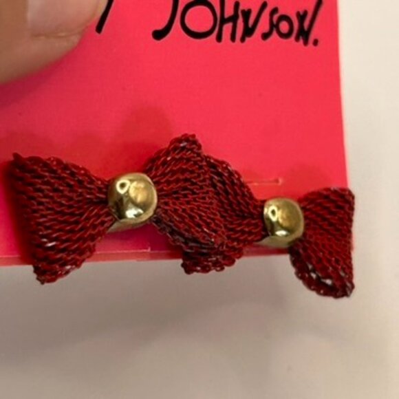 Betsey Johnson red metal mesh puffy bow stud earrings - Picture 2 of 4